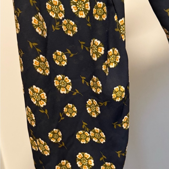 LOFT Navy Daisy Wrap Top - Picture 7 of 9